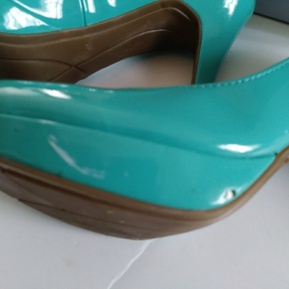 Marc Fisher Platform Pumps - Picture 5 of 8